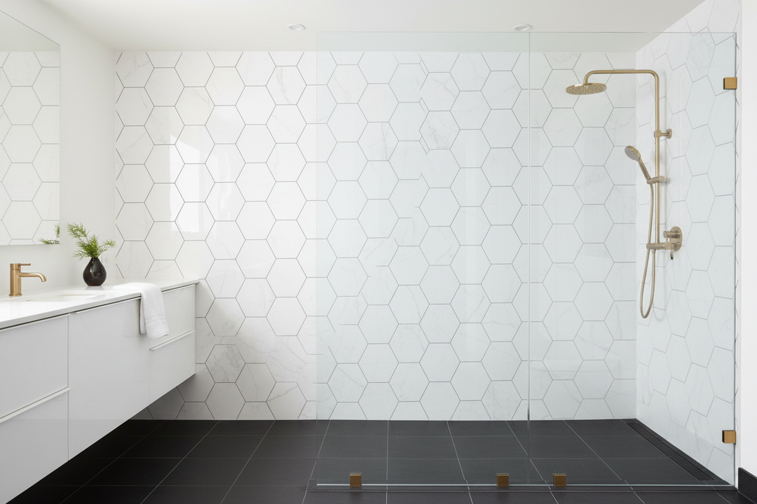 4x4 Thassos White Hexagon Polished Mosaic — Modern Bathroom